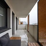 Brand New Modern - Workspace Balcony & Parking Apartment Pressburg