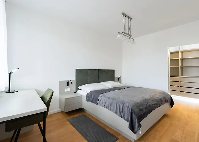 Brand New Modern - Workspace Balcony & Parking Apartman Pozsony