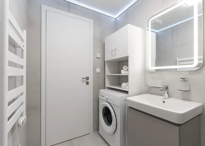 Apartament Brand New Modern - Workspace Balcony & Parking Bratysława