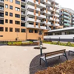 Διαμέρισμα Brand New Modern - Workspace Balcony & Parking Μπρατισλάβα