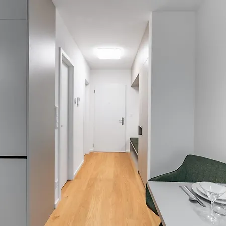 Apartment Brand New Modern - Workspace Balcony & Parking Pressburg