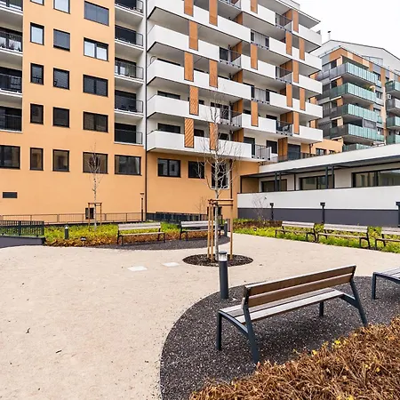 Apartment Brand New Modern - Workspace Balcony & Parking Pressburg