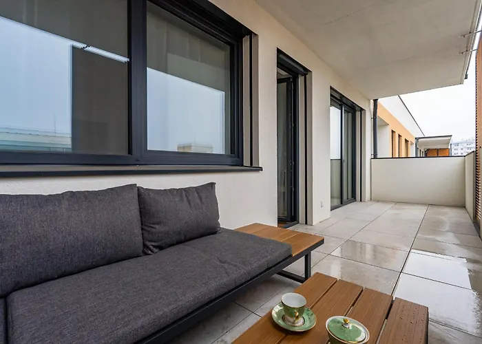 Brand New Modern - Workspace Balcony & Parking Apartament